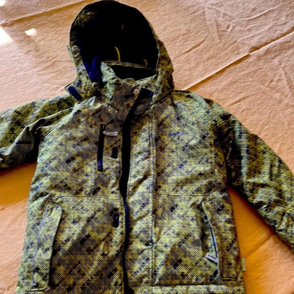 Re-poshing since I bought and never wore. Size 6. Excellent condition Kamik